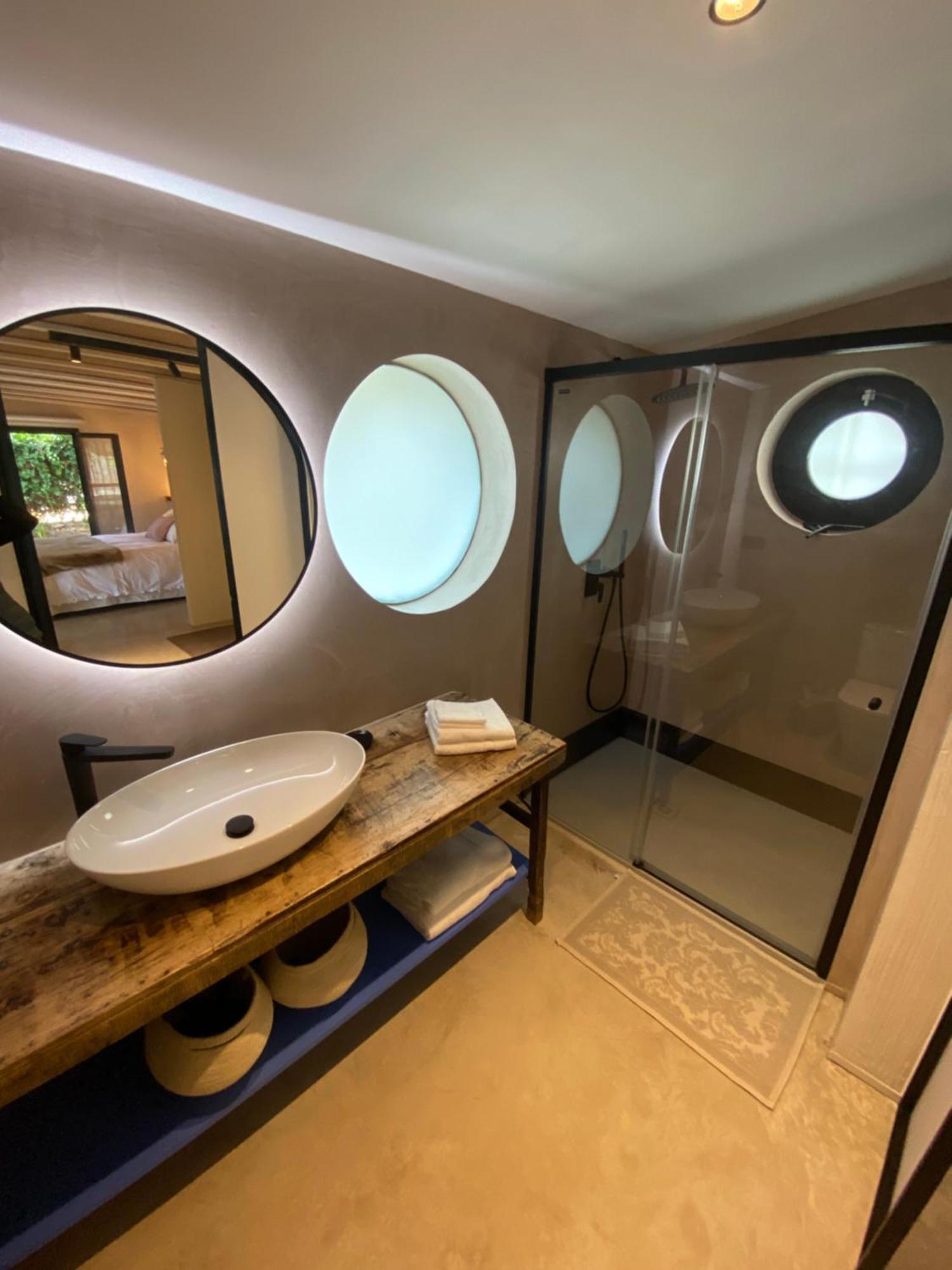Holiday home Bond Village